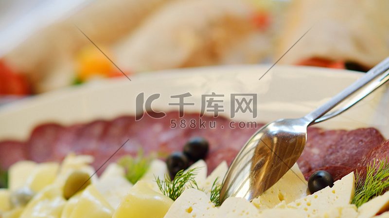 火锅底料熬制：时长与火候的艺术**